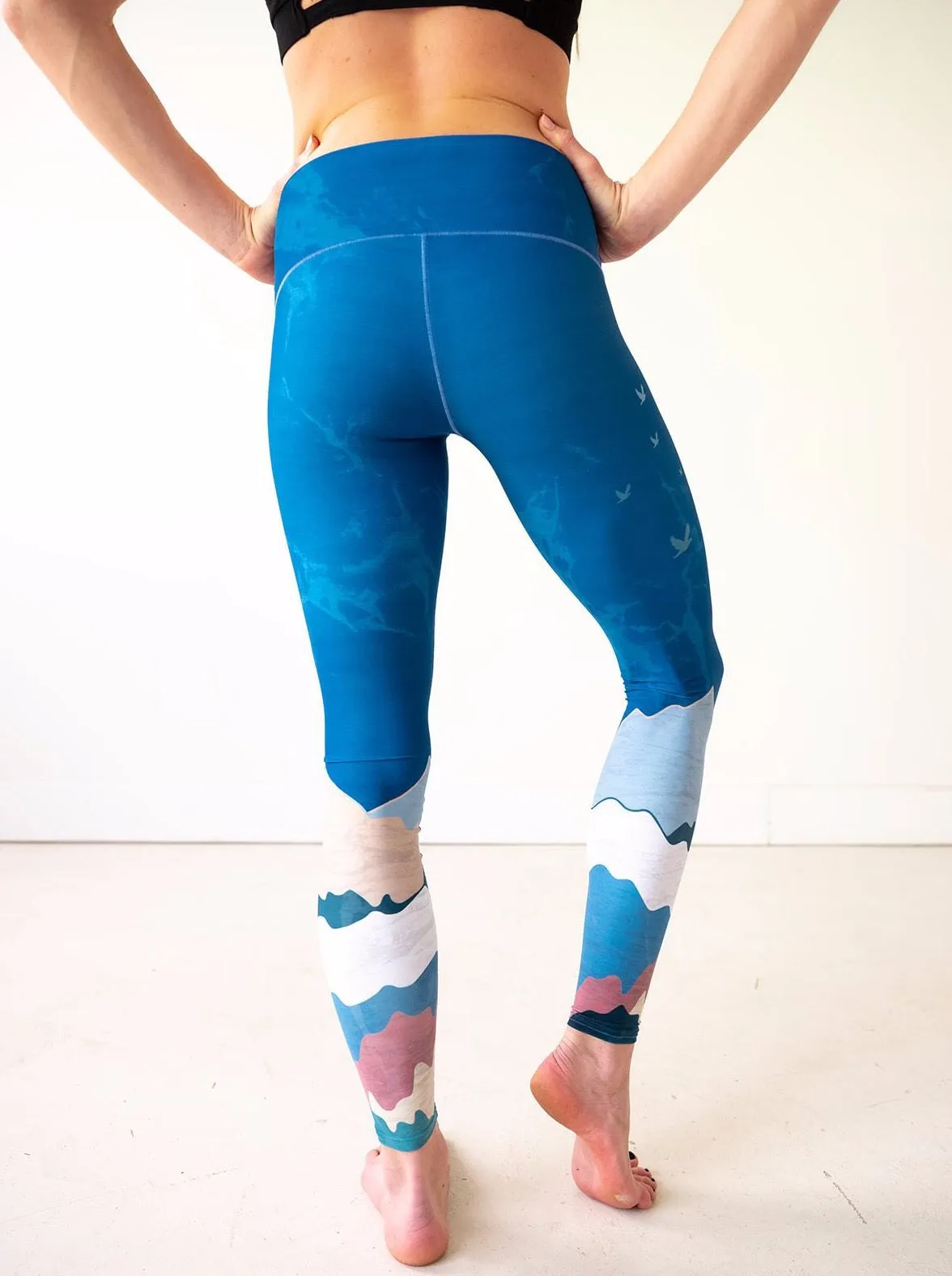 Abstract Mountain Yoga Pants