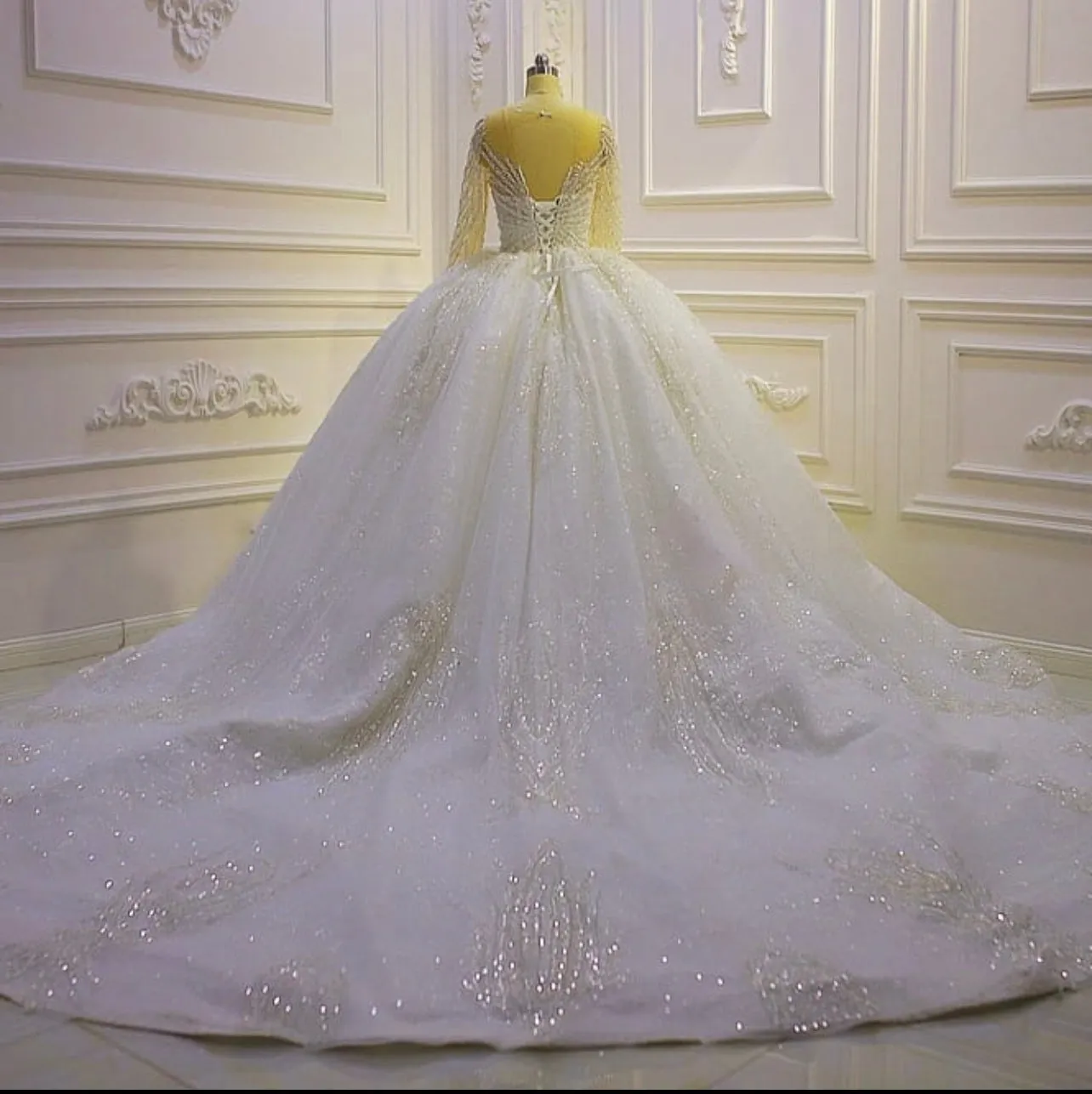 AM1063 Custom Made Long Sleeve Lace Appliqued Ball Gown Luxury Wedding Dress