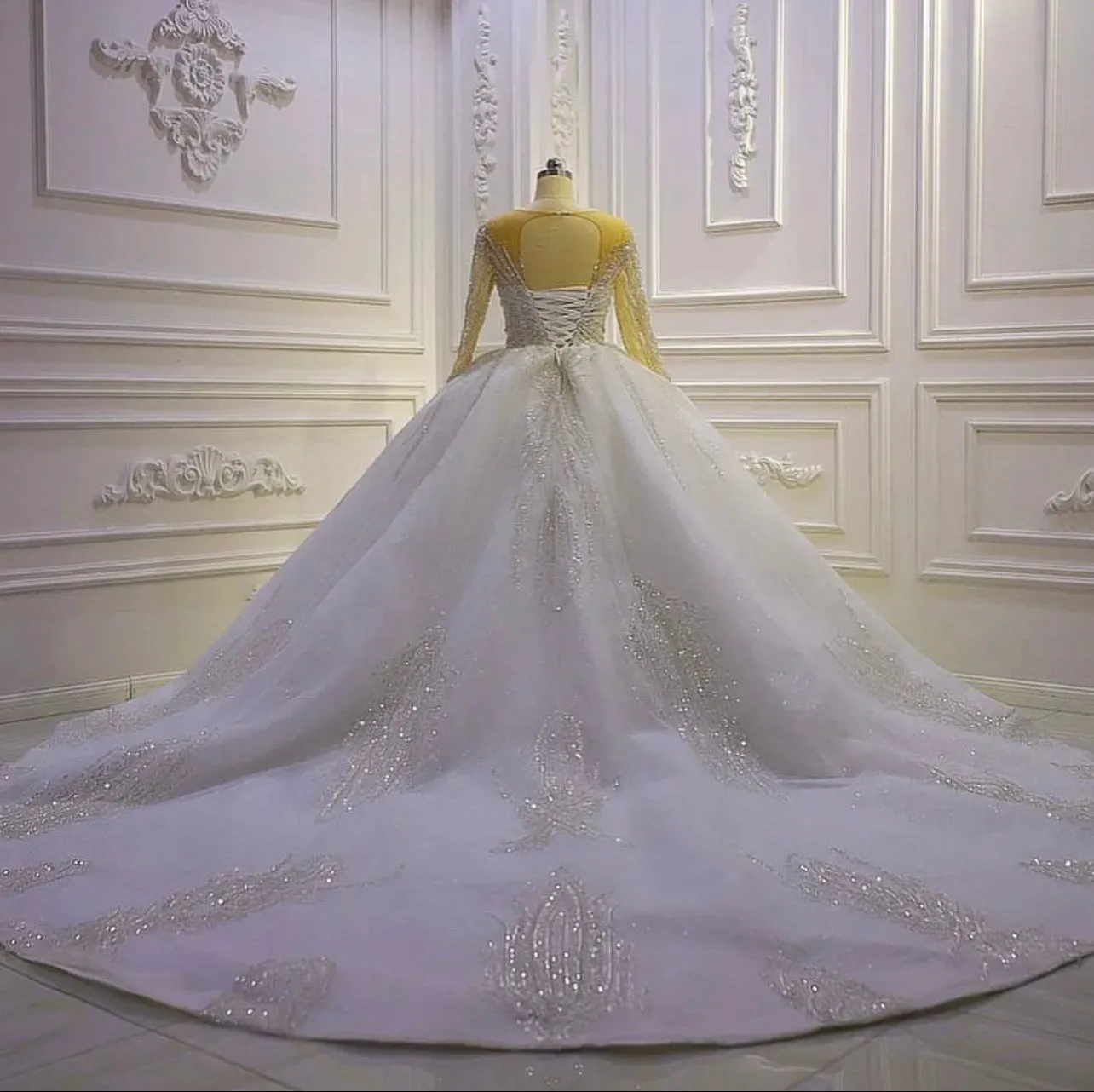 AM1063 Custom Made Long Sleeve Lace Appliqued Ball Gown Luxury Wedding Dress